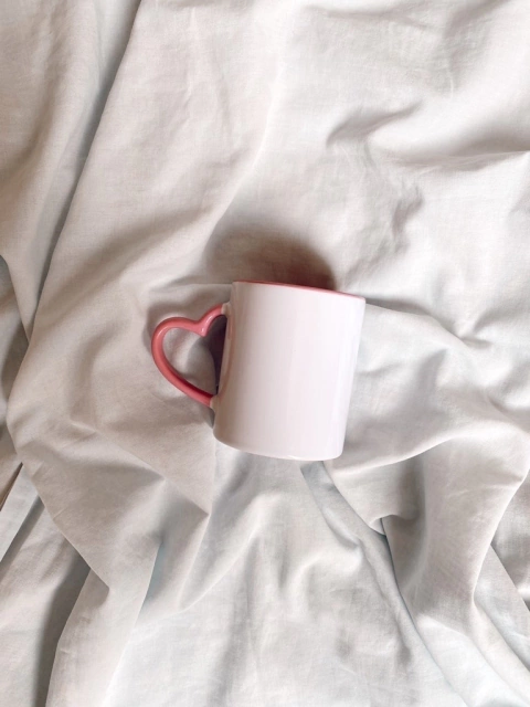 Caneca Alça de Coração Rosa - Personalize como Quiser