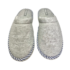 Docena Pantuflas bordadas Love is all Gris - comprar online