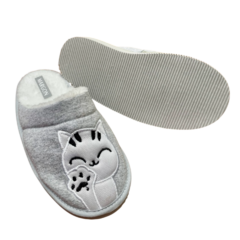 Pantuflas Clasicas Gatito piel gris claro en internet