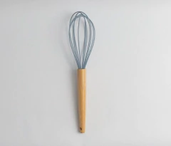Batidor Gris de Silicona Mango de madera 30cm