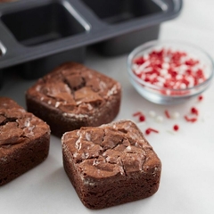 Molde Para Brownie/Tartita/Mini tortita Perfect Results Wilton x 12 Cavidades - comprar online