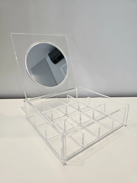 Organizador con espejo