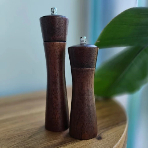 Pimentero de Madera Grande