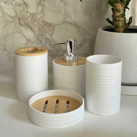Set de Baño Plastico y Bambu