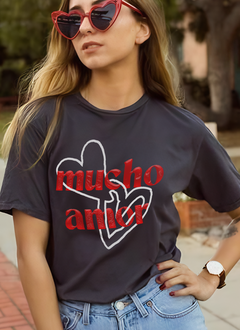 Remera Mucho amor - comprar online