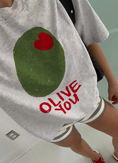 Remera Olive you en internet