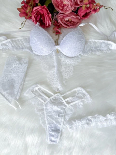 BODY COM BOJO SENSUAL E LUVAS