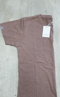 Remera lisa color henna en internet