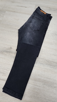 Jean black localizado semirecto (J120) en internet