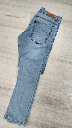 Jean celeste gaspeado chupin (J124) - tienda online