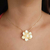 Conjunto flores com pérola banhado em ouro 18k na internet