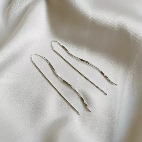 Brinco linha ondulado