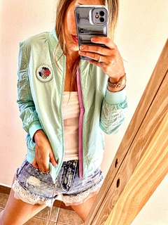 CAMPERA ESLOVENIA REVERSIBLE IMPORTADA VERDE AGUA CON LILA - comprar online