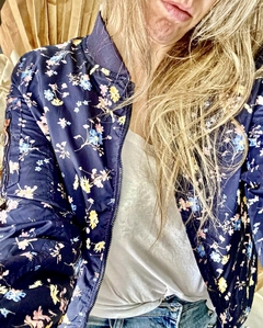 CAMPERA ESLOVENIA REVERSIBLE IMPORTADA AZUL ESTAMPADA - comprar online