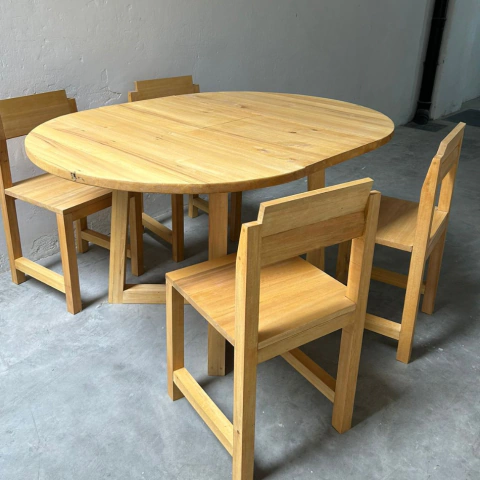 Mesa redonda extensible Leeds con 4 sillas