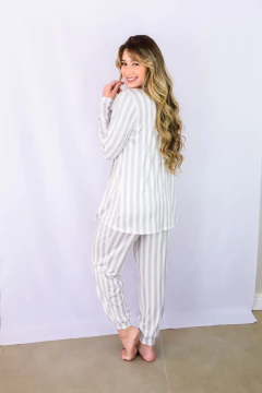 PIJAMA SUEDE TRÊS PEÇAS CINZA LISTRADO - loja online