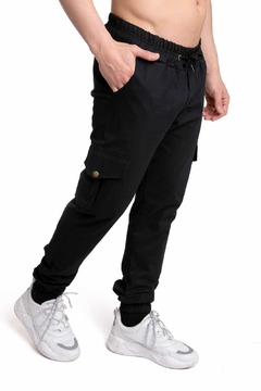 JOGGER CARGO GABARDINA $16,500