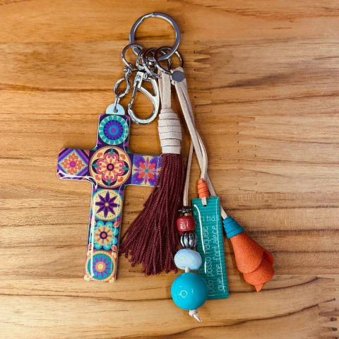 Chaveiro Colorido - Cruz - comprar online