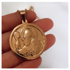Dije San Benito dorado XL