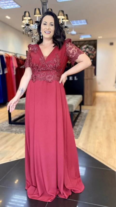 Vestido em Tule Bordado Liah Marsala Plus - comprar online