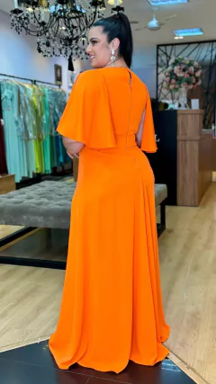 Vestido em Crepe Virginia Laranja Plus (Mangas Removíveis) - comprar online