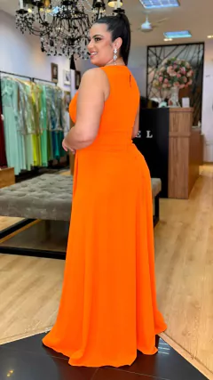 Vestido em Crepe Virginia Laranja Plus (Mangas Removíveis) - Babel