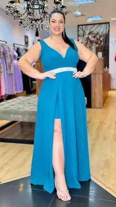 Vestido em Crepe Liz Verde Escuro Plus + Cinto Strass (Mangas e Cinto Removíveis) na internet