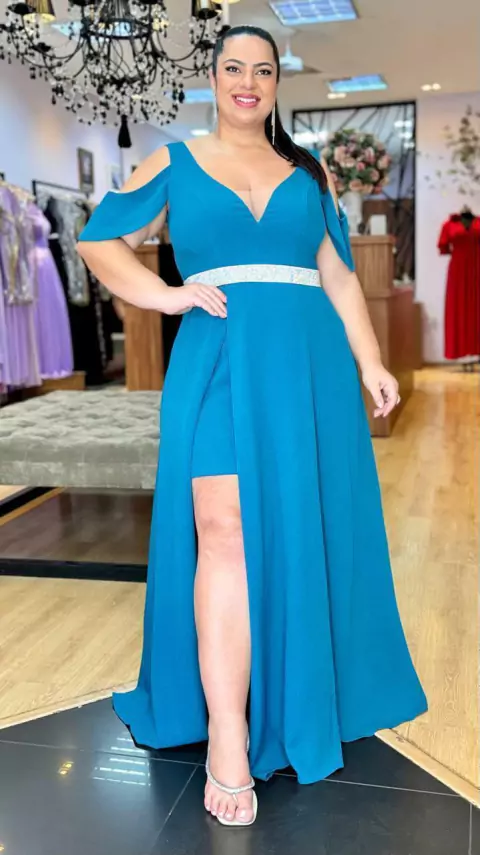 Vestido em Crepe Liz Verde Escuro Plus + Cinto Strass (Mangas e Cinto Removíveis)
