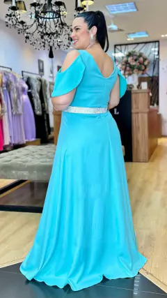 Vestido em Crepe Liz Tiffany Plus C/ Cinto Strass (Mangas removíveis) - comprar online