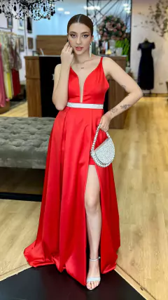 Vestido em Crepe Satine Kate Vermelho + Cinto Strass (Cinto Removíveis)
