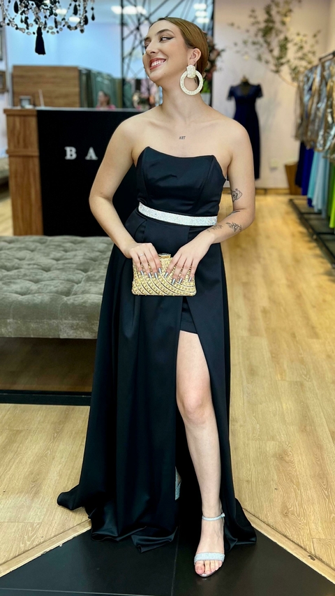 Vestido em Crepe Satine Nicki Preto + Cinto Strass (Cinto Removíveis)
