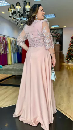 Vestido em Tule Bordado Antônia Rose Plus + Broche Flor - comprar online