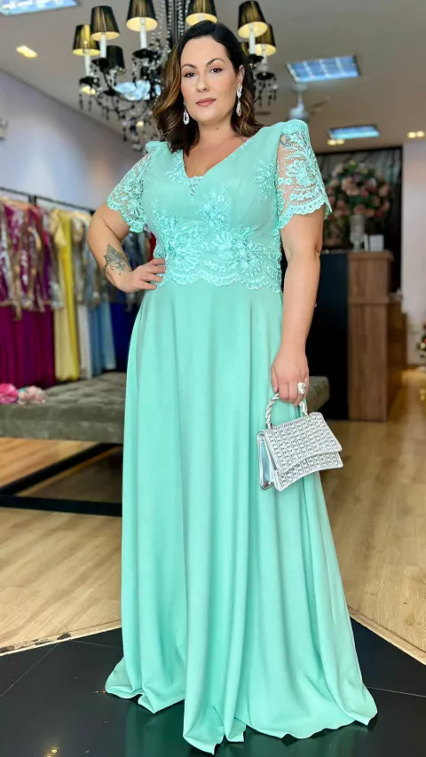 Vestido em Tule Bordado Augusta Tiffany Plus