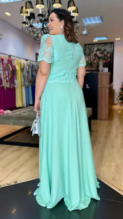 Vestido em Tule Bordado Augusta Tiffany Plus - comprar online