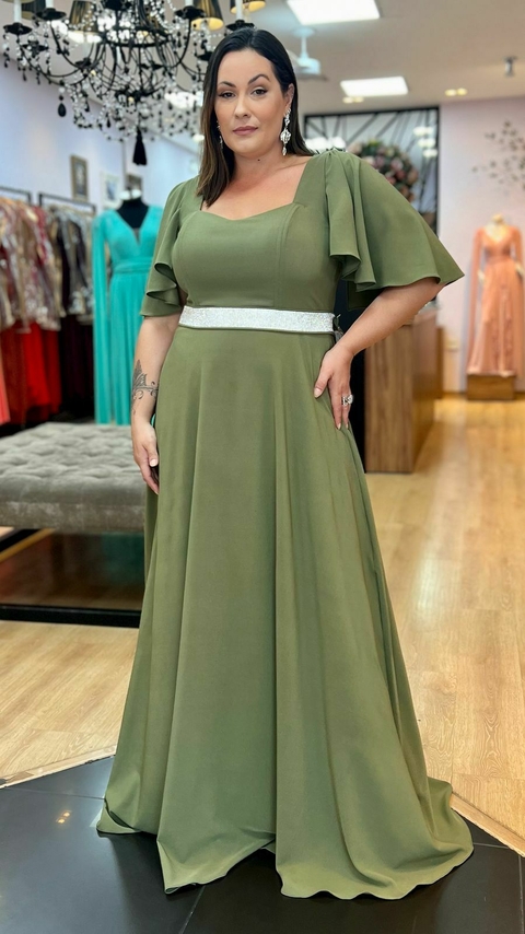 Vestido em Crepe Amalia Verde Oliva Plus + Cinto Strass (Mangas e Cinto Removíveis) - comprar online