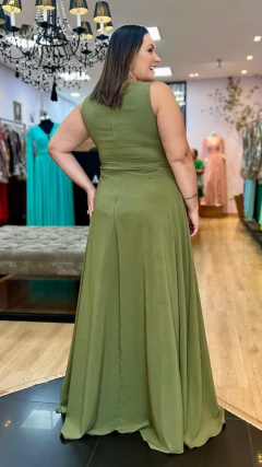 Vestido em Crepe Amalia Verde Oliva Plus + Cinto Strass (Mangas e Cinto Removíveis) - loja online