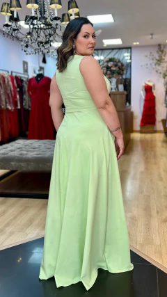 Vestido em Crepe Amalia Verde Menta Plus + Cinto Strass (Mangas e Cinto Removíveis) na internet
