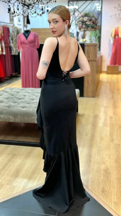 Vestido em Crepe Maya Preto na internet