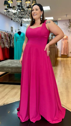 Vestido em Crepe Amalia Pink Plus (Mangas Removíveis) - comprar online