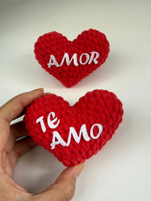 Aplique feltro - Te amo ou Amor @ana.amigurumi