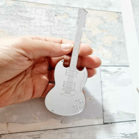 Mini guitarra Modelo 1 - acrílico espelhado prata