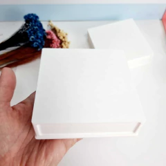 Pedestal quadrado - sem decoração na internet