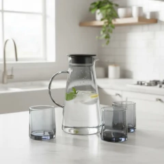 Set Jarra De Vidrio Con Tapa + 4 Vasos Color en internet