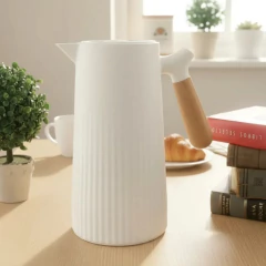 Jarra Termica Nordica Blanca Rayas Con Aza Madera Bambu - tienda online