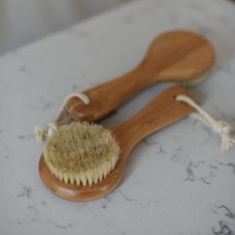 CEPILLO DE CUERPO BAMBOO CON MANGO CORTO