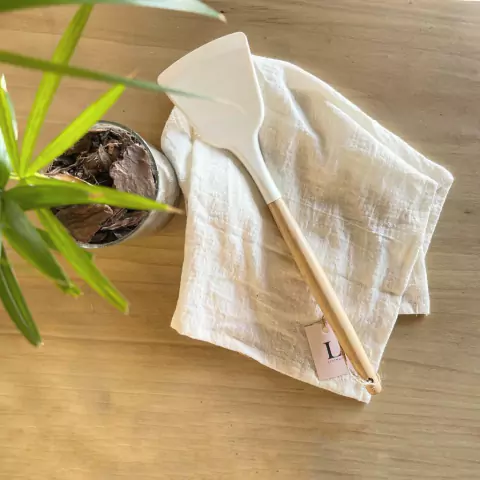 ESPATULA DE SILICONA CRUDA CON MANGO DE MADERA