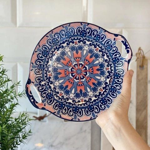 PLATOS CON ASAS ESTAMPADO AZUL Y ROJO