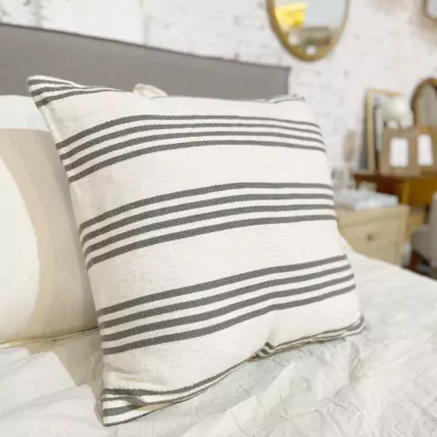 ALMOHADON BAYONA 60X60 GRIS