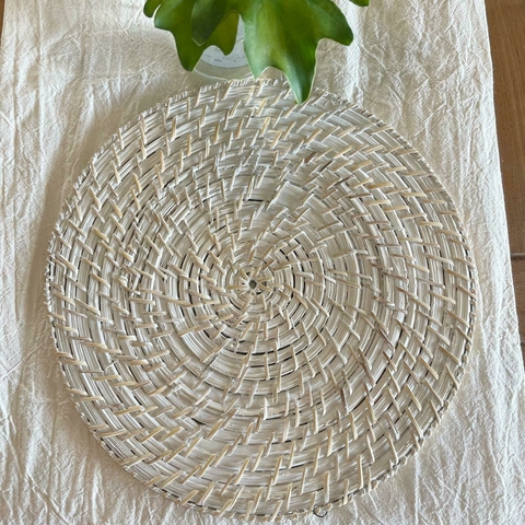 CENTRO DE MESA RED RATTAN BLANCO 34 CM