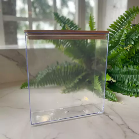 RECIPIENTE RECTANGULAR ACRILICO 21X8X23H CM